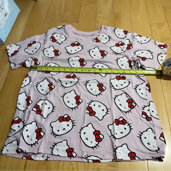 2 hello kitty tops - Picture 4 of 9